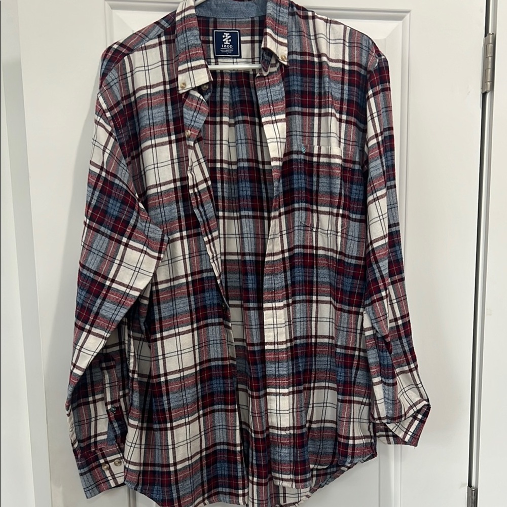 NEVER WORN IZOD Plaid Button-Up Shirt